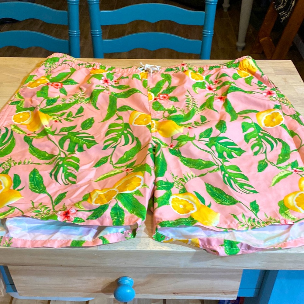 Old Navy Men’s XXL Multi Colored Swim Trunks